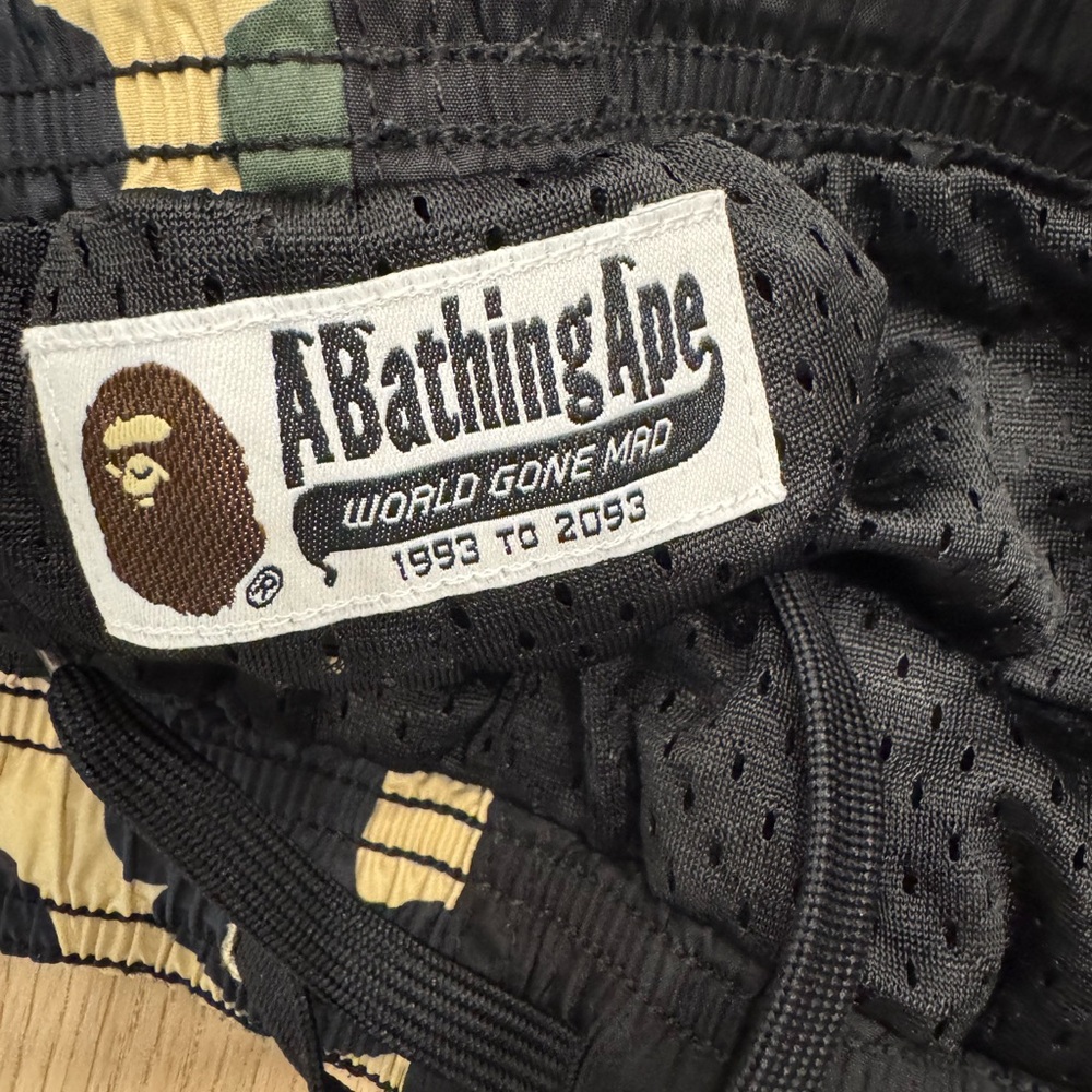 Bape swimshorts size Large - Picture 3 of 4